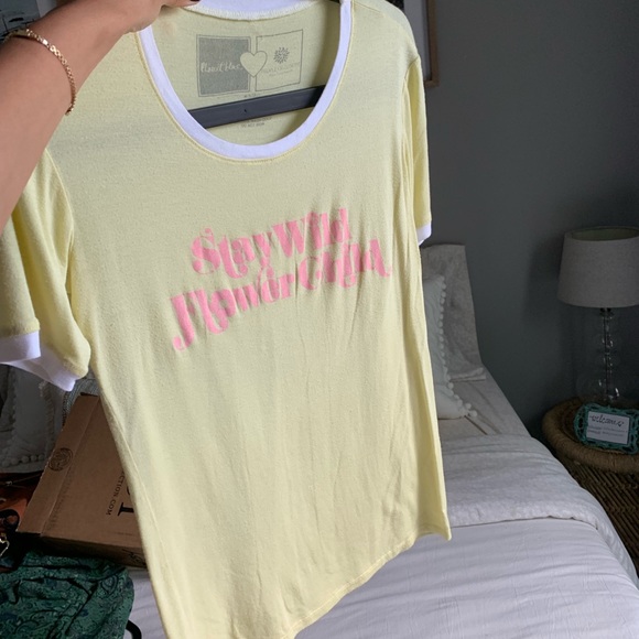 Planet Blue graphic tee new with tags - Picture 2 of 2